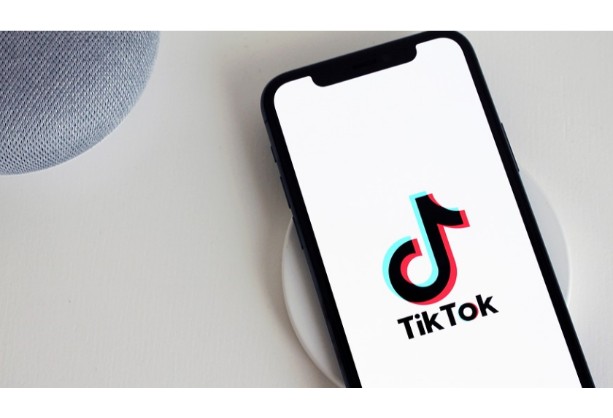 How to Repost on TikTok:  2022 The Ultimate Guide